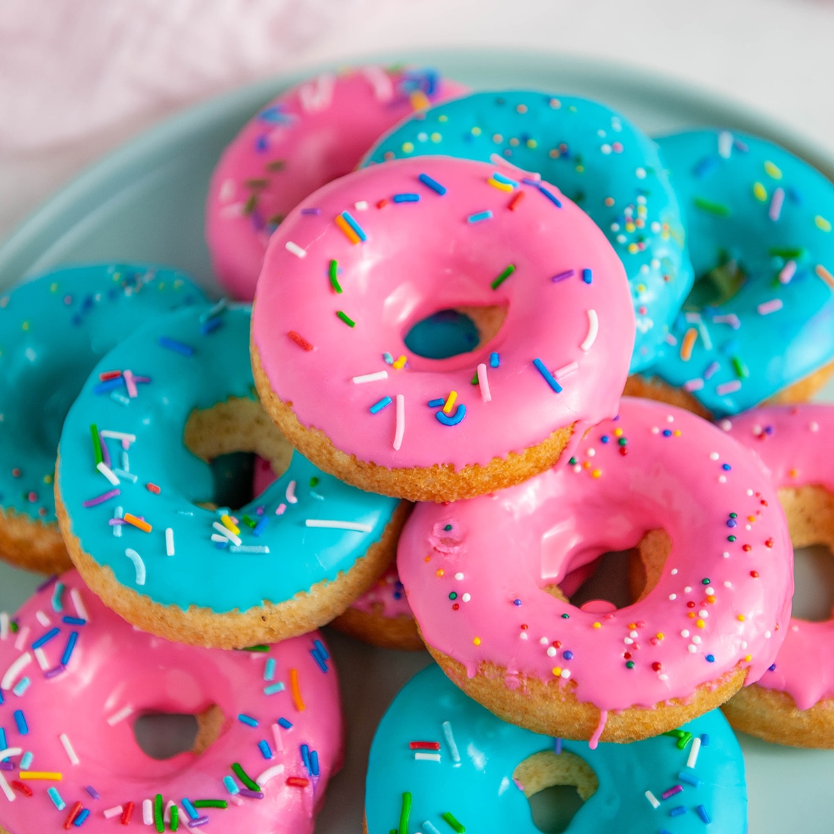 [تصویر:  baked_donut_recipe_featured.jpg]