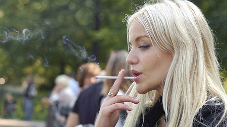 ,سیگار کشیدن زنان چه بلایی بر سر بدن آنها می آورد؟, ,سیگار کشیدن زنان به مراتب بیشتر از سیگار کشیدن آقایان مضر است, ,عوارض و مضرات سیگار کشیدن زنان,kashiden zanan cigars,