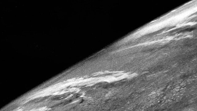 عکس مطلب اولین تصویر زمین از فضا چگونه ثبت شد