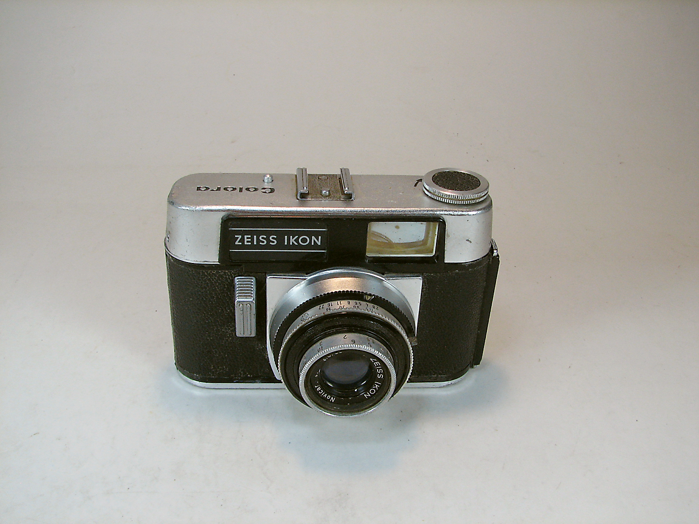 دوربین آلمانی کلکسیونی مارک ZEISS IKON COLORA